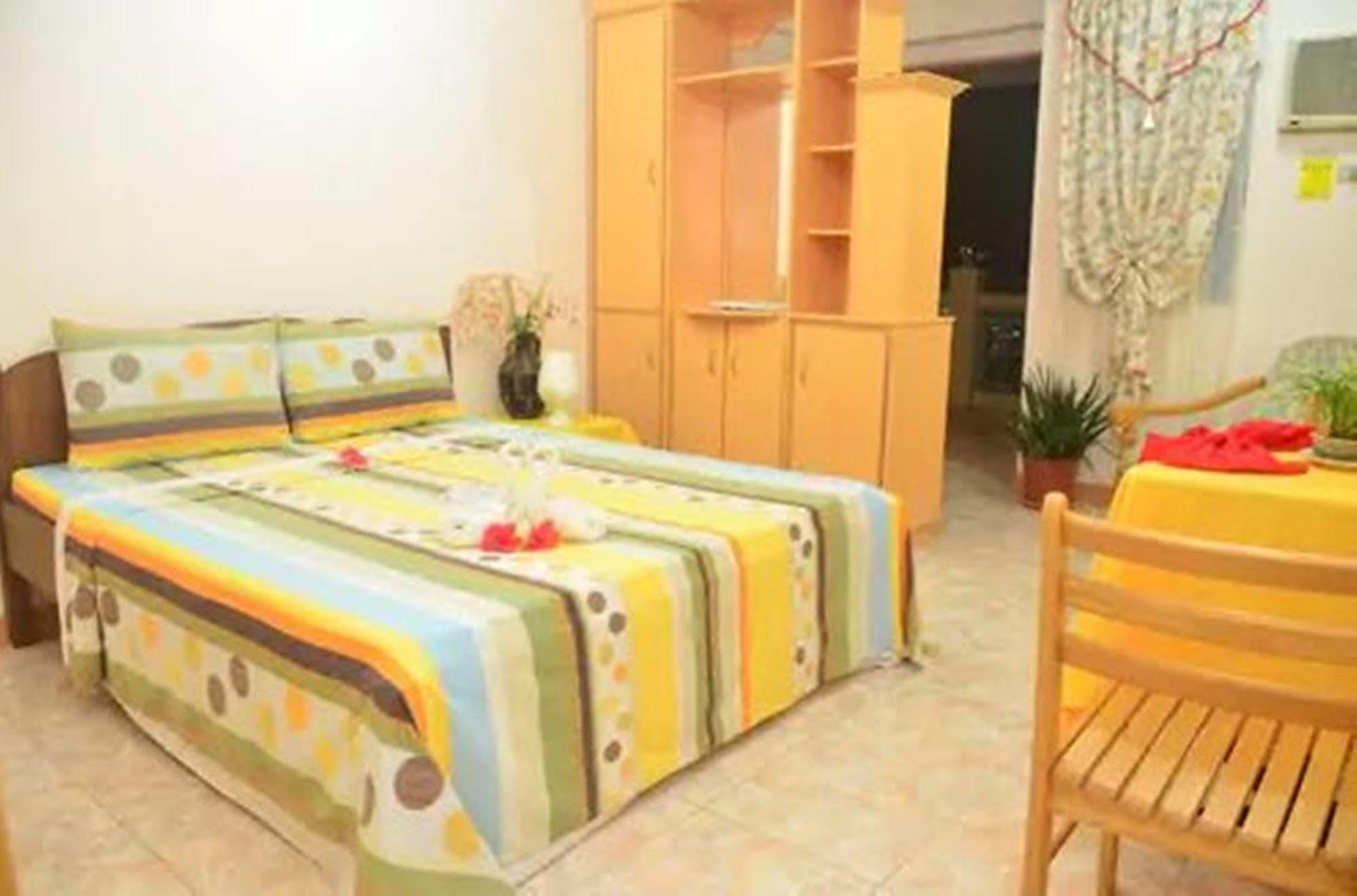 Apartelle De Francesca Puerto Galera Εξωτερικό φωτογραφία