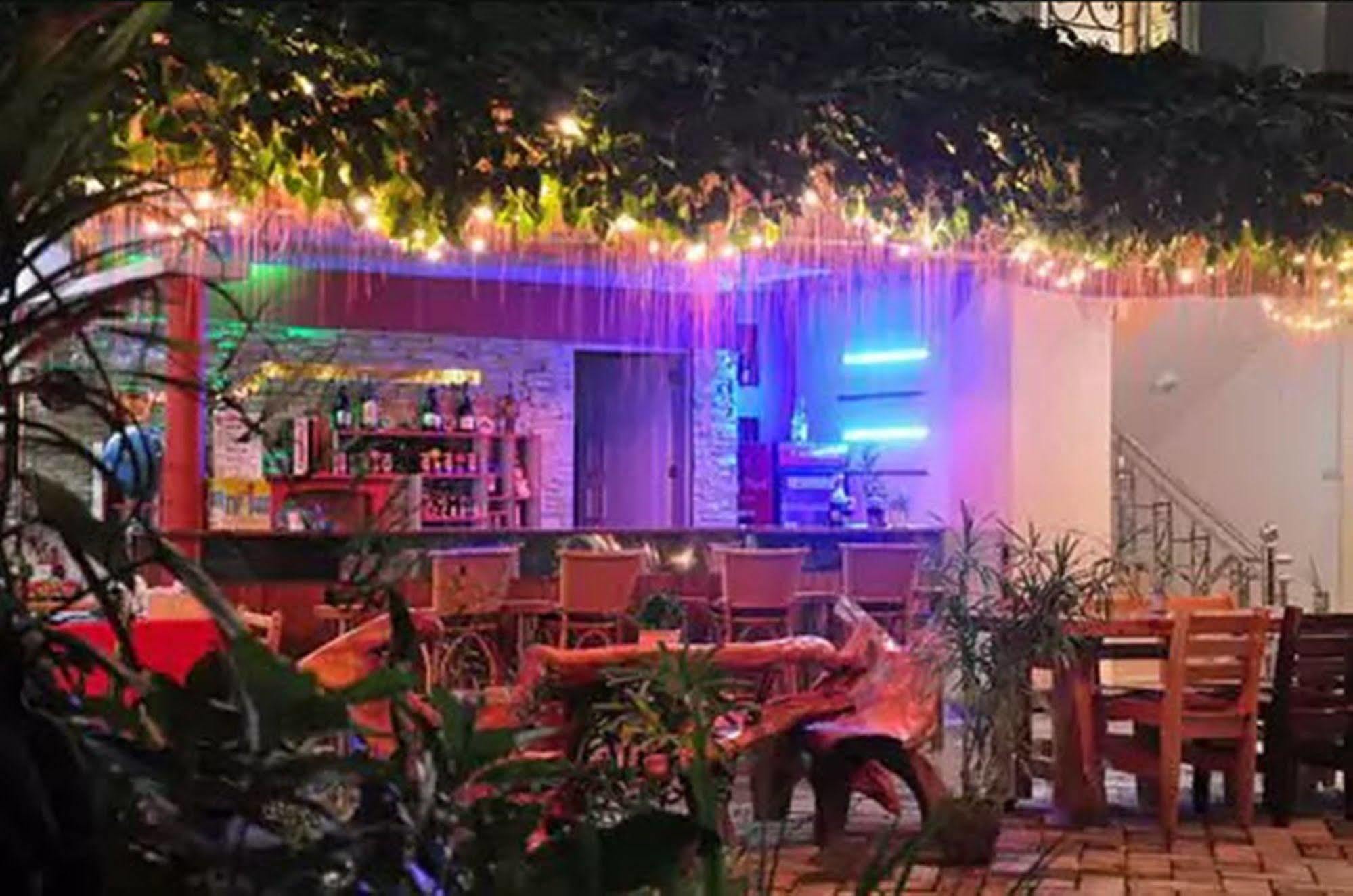 Apartelle De Francesca Puerto Galera Εξωτερικό φωτογραφία